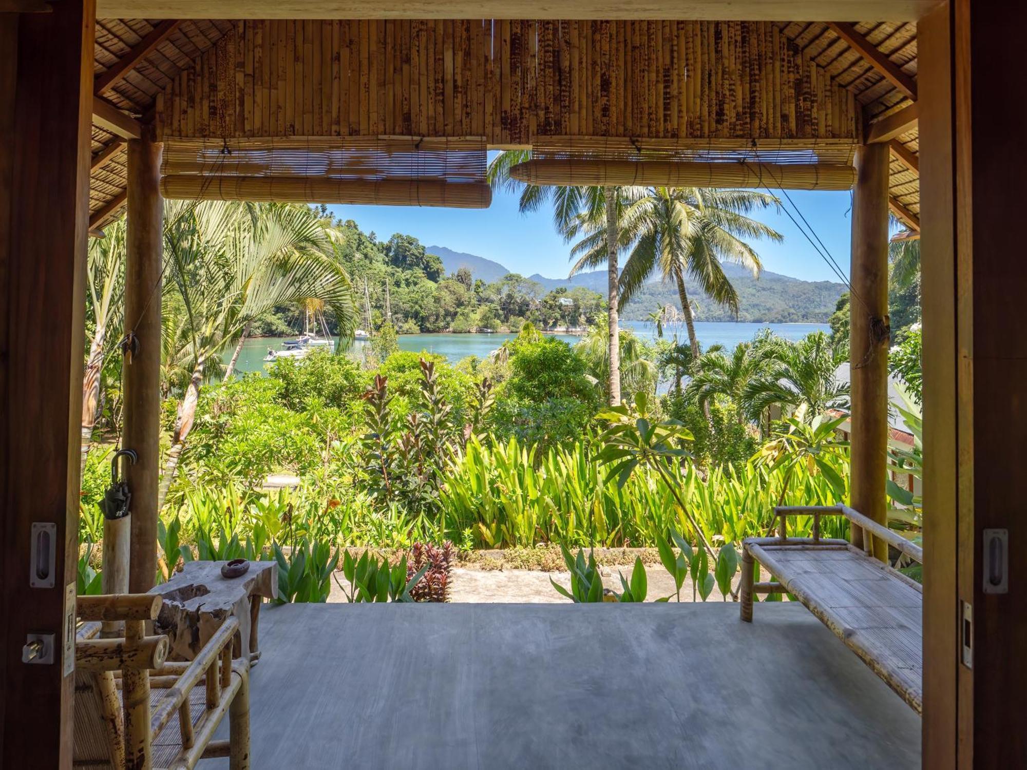 D'Lagoon Dive Resort Bitung Extérieur photo