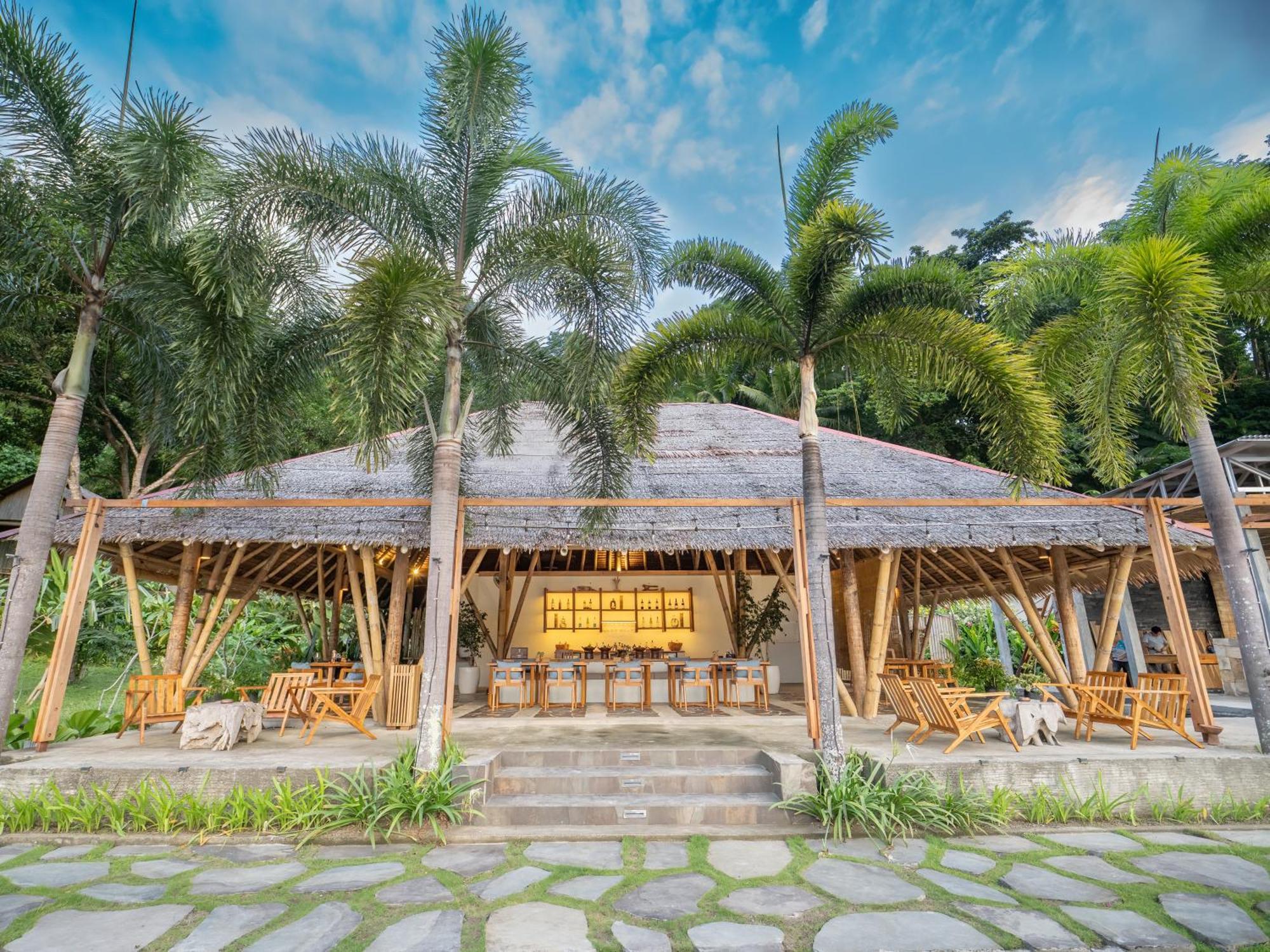 D'Lagoon Dive Resort Bitung Extérieur photo